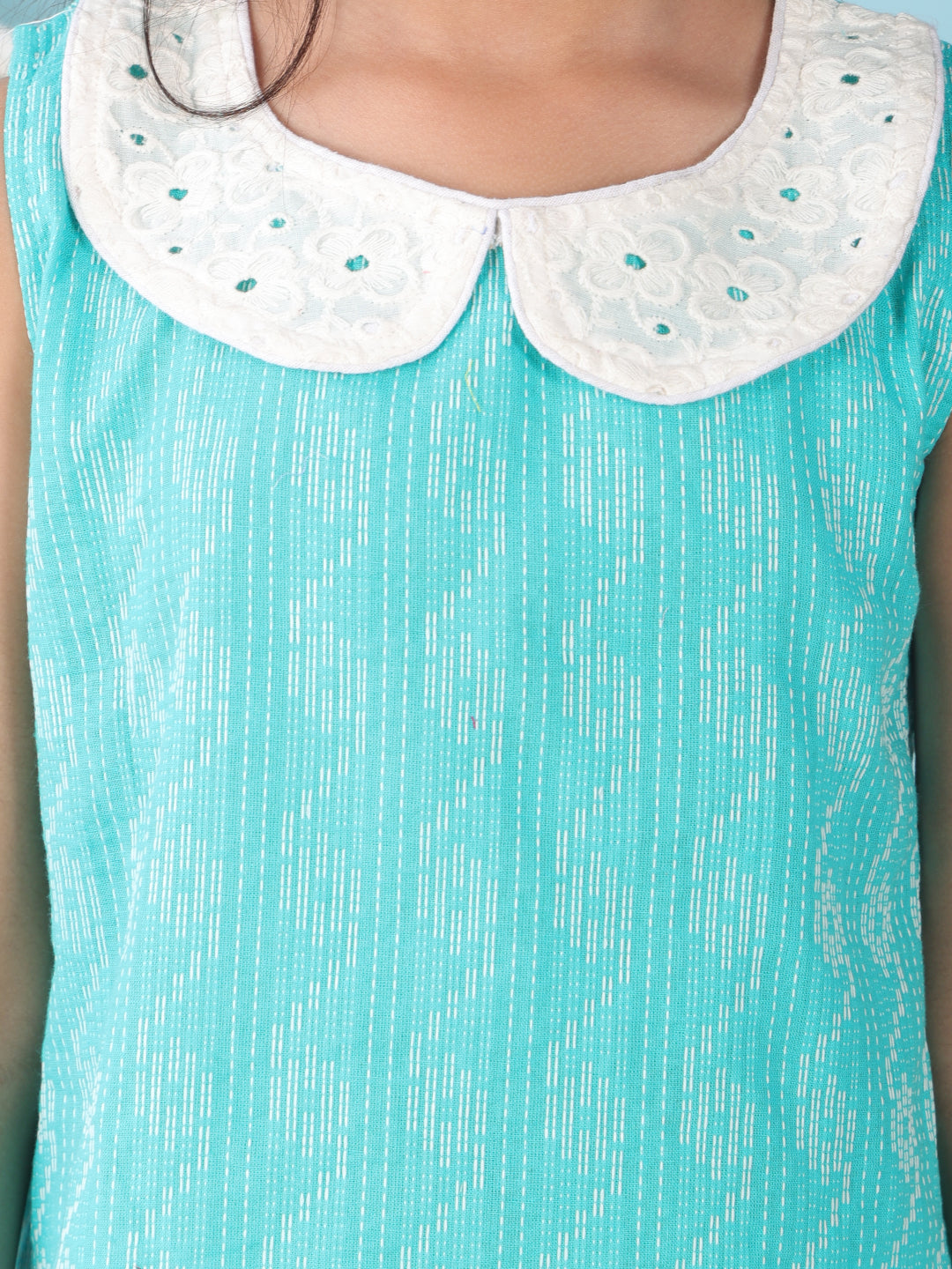 Green sleeveless katha Top with white pant