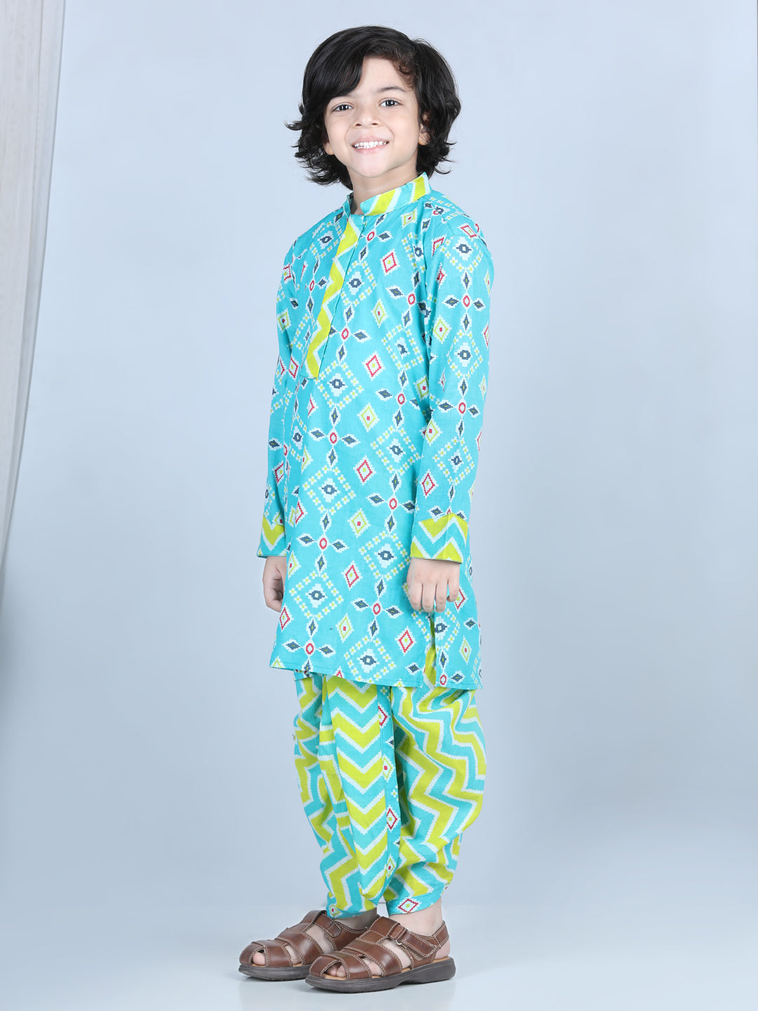 Green Patola Printed Kurta With Chevron Printed Dhoti