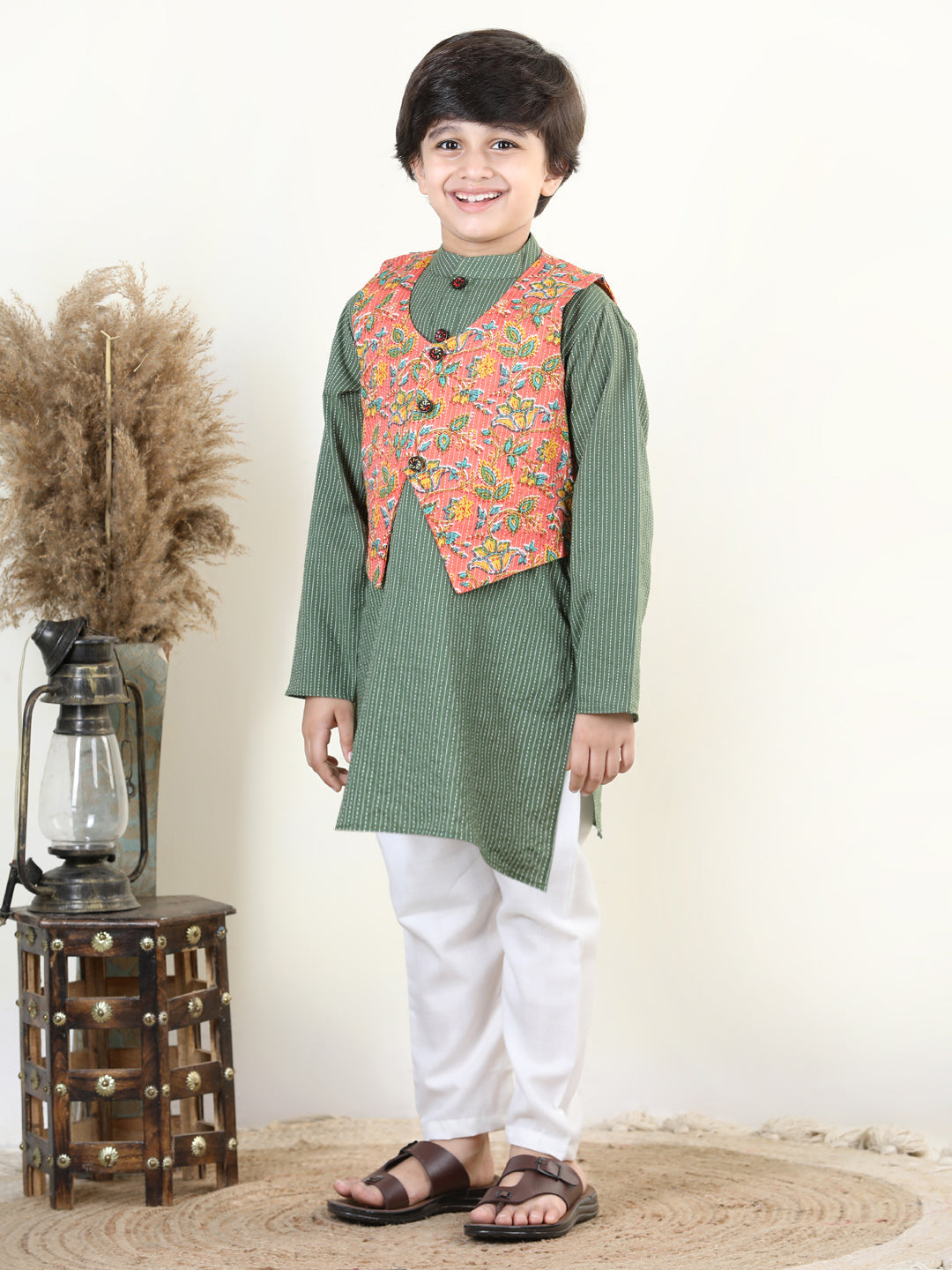Green Katha Kurta with Reversible Floral Jacket Set