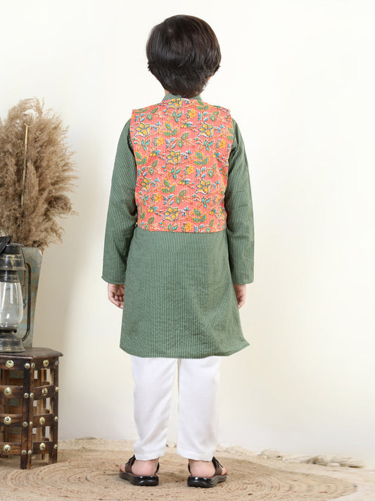 Green Katha Kurta with Reversible Floral Jacket Set