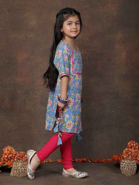 Blue 3/4 sleeves printed Kurti with Pink Leggings