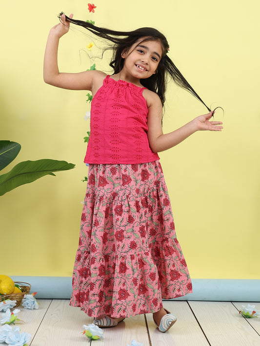 Pink sleeveless tie on hakoba top with Pink floral printed Skirt