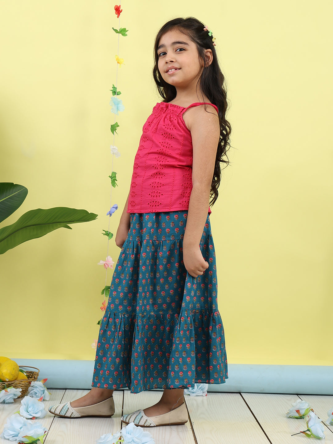 Pink sleeveless tie on hakoba top with blue floral printed Skirt