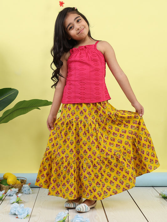 Pink sleeveless tie on hakoba top with Yellow floral printed Skirt