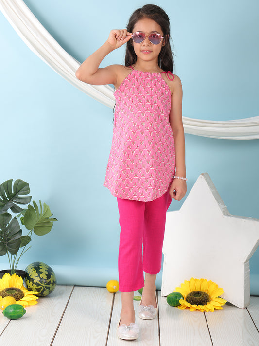 Pink floral sleeveless tie on Kurti with Pink Pant