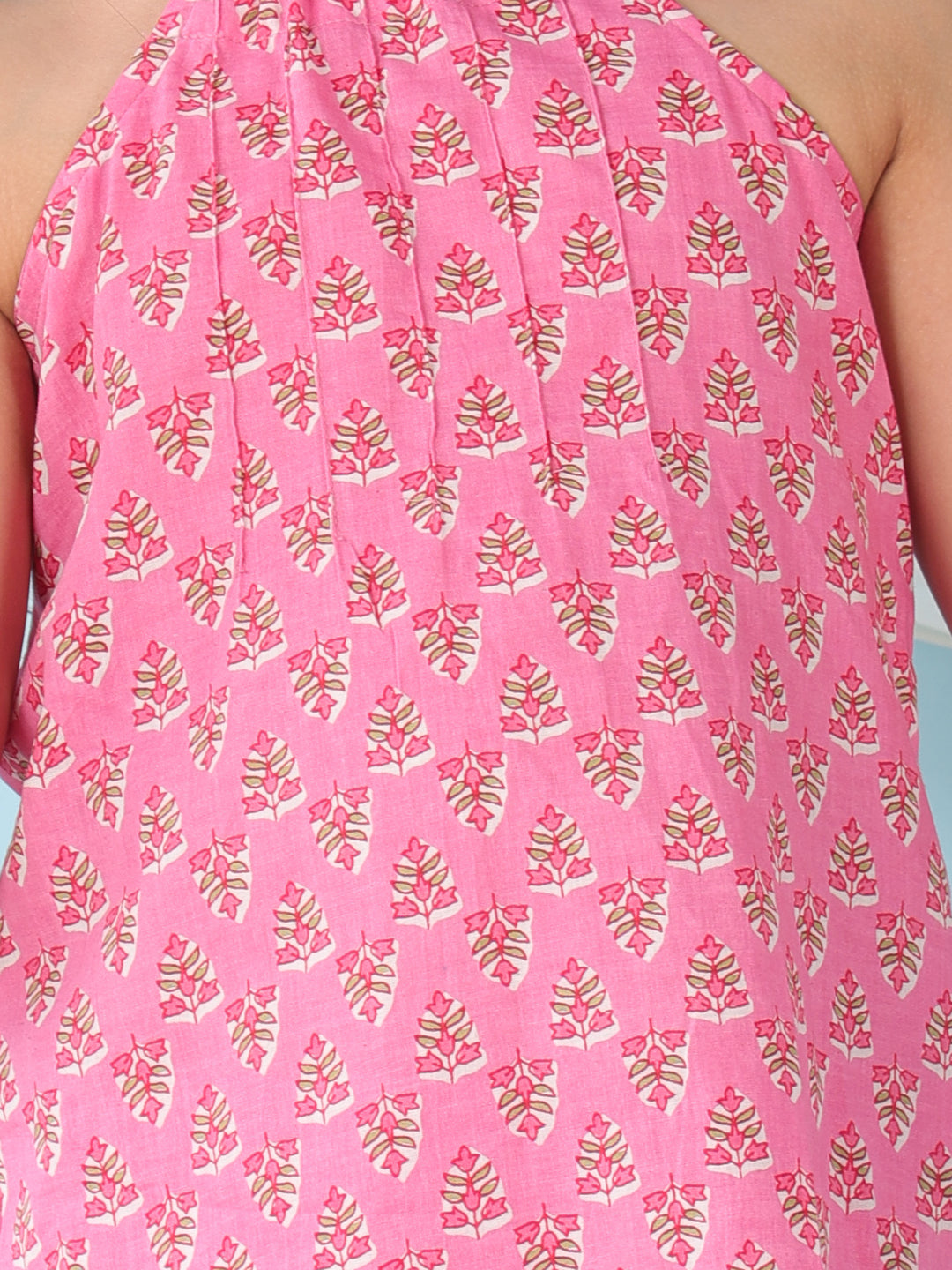 Pink floral sleeveless tie on Kurti with Pink Pant