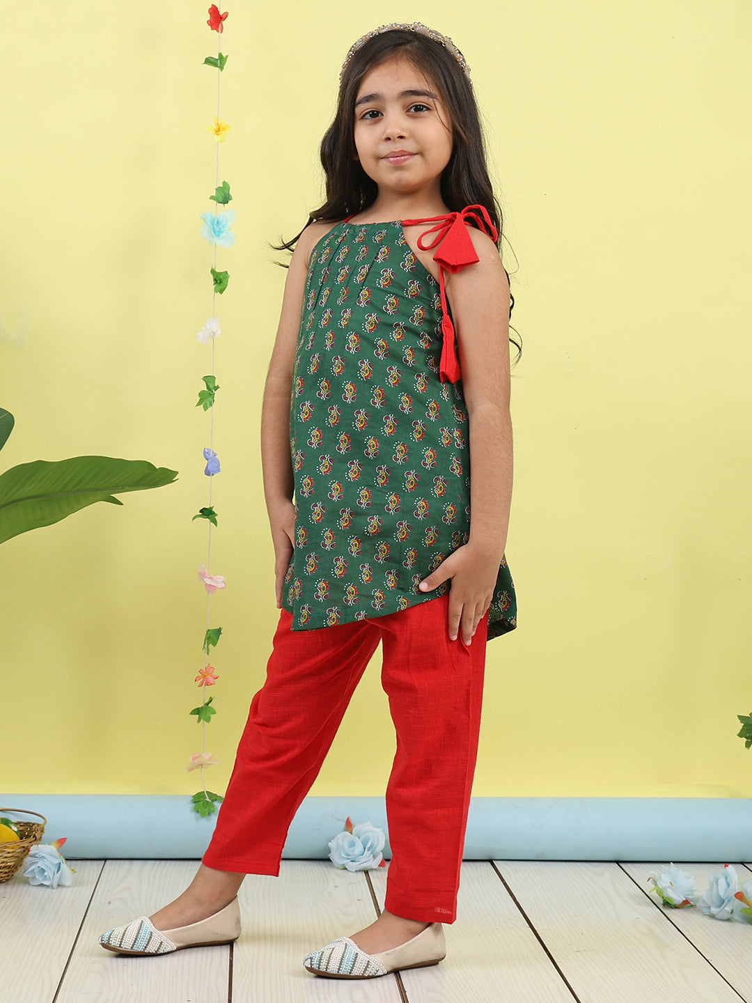 Green Floral sleeveless kurti with red pant