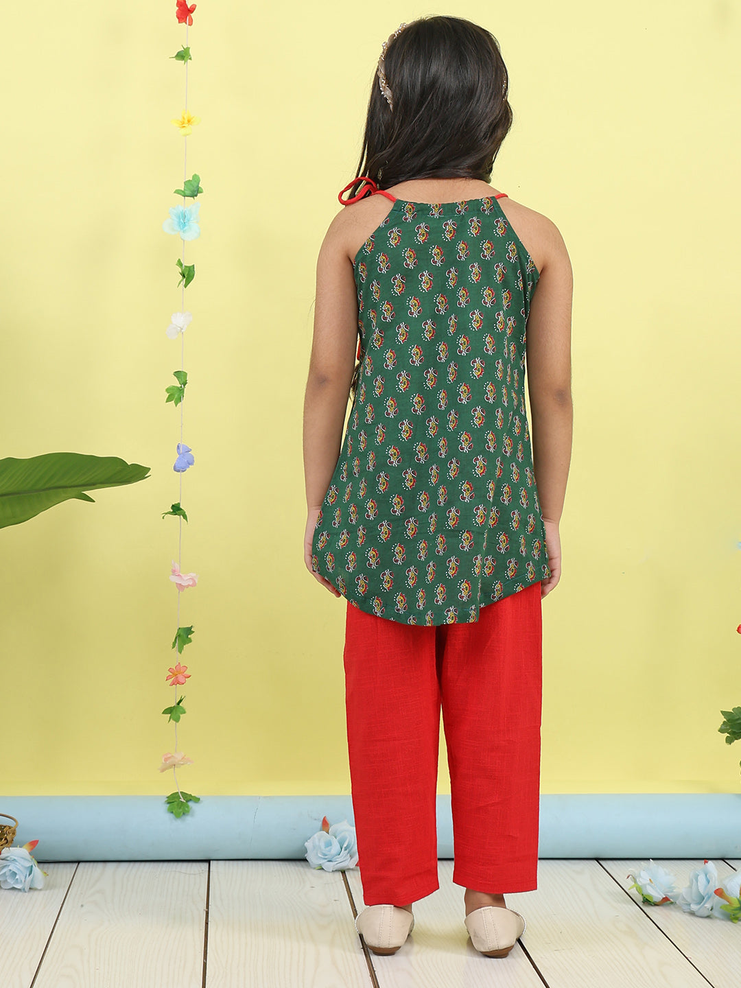 Green Floral sleeveless kurti with red pant