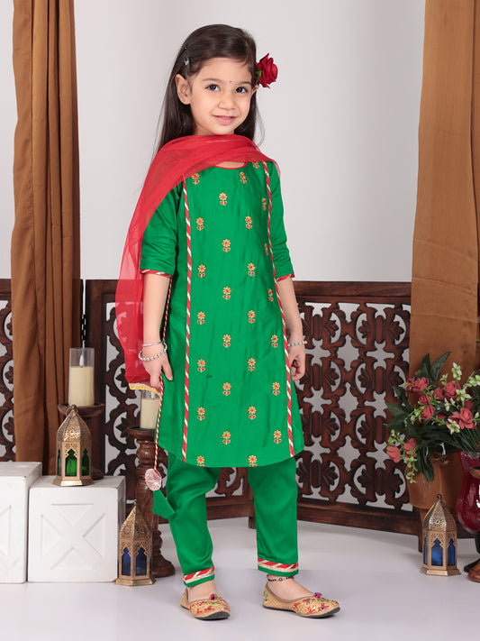Green embroidered Kurti Set