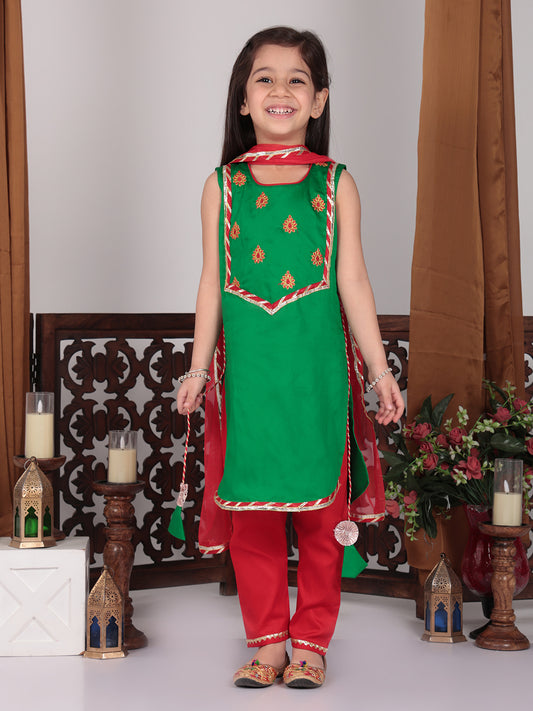 Green & Red embroidered kurti Set
