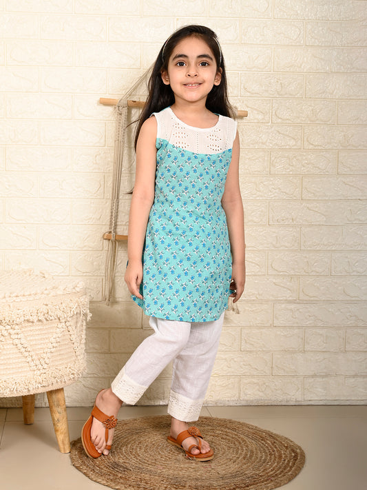 Blue & White Sleeveless Kurti Set