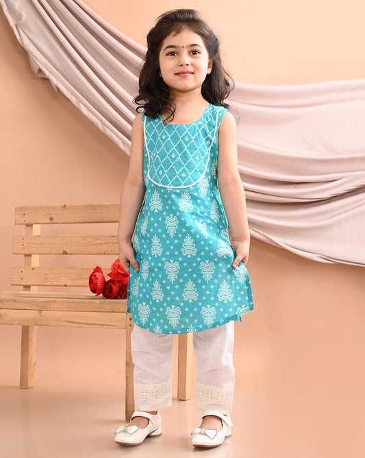 Blue Sleeveless Floral Printed Kurti with White Pant