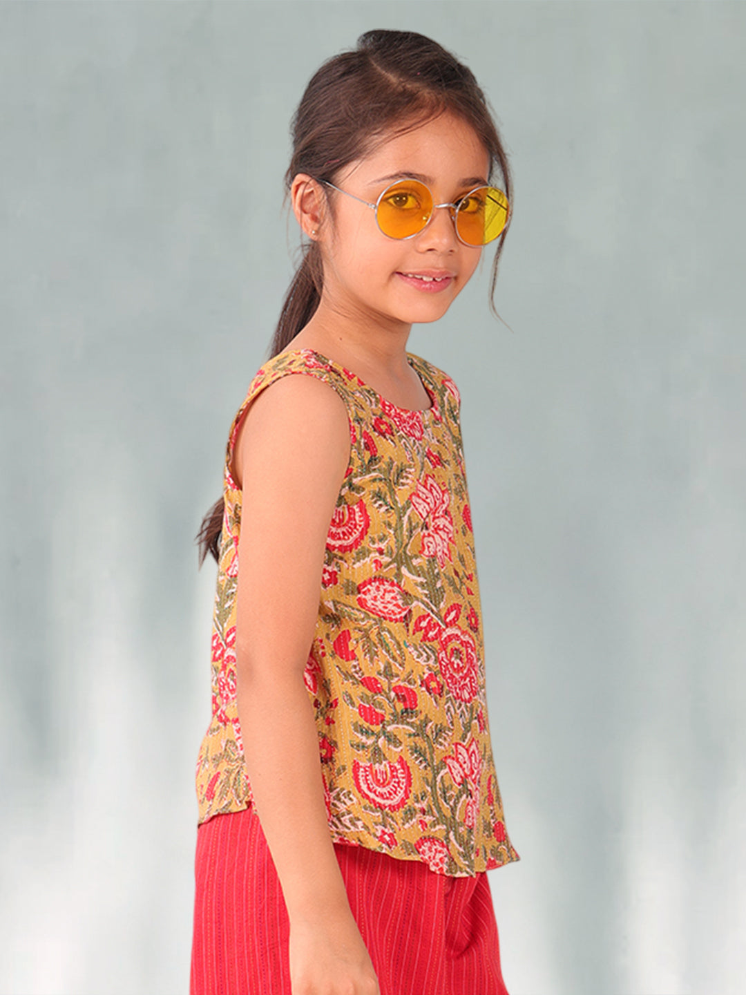 Green floral printed sleeveless Short Top