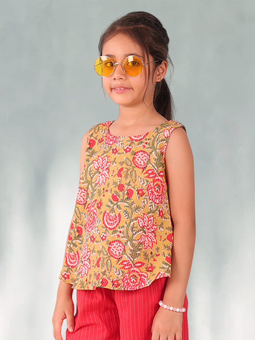 Green floral printed sleeveless Short Top