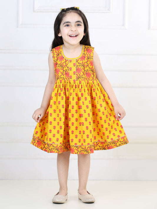 Yellow cotton sleeveless Dress