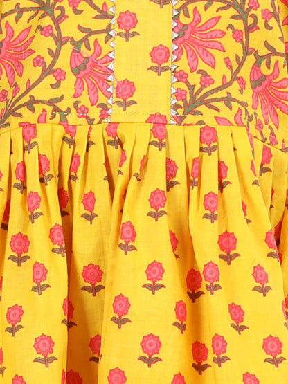 Yellow cotton sleeveless Dress