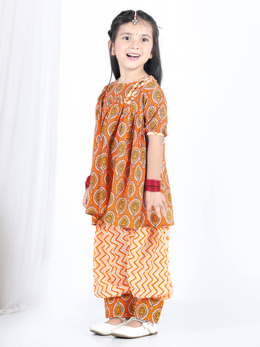 Half Sleeves Printed Ethnic Kurta With Salwar