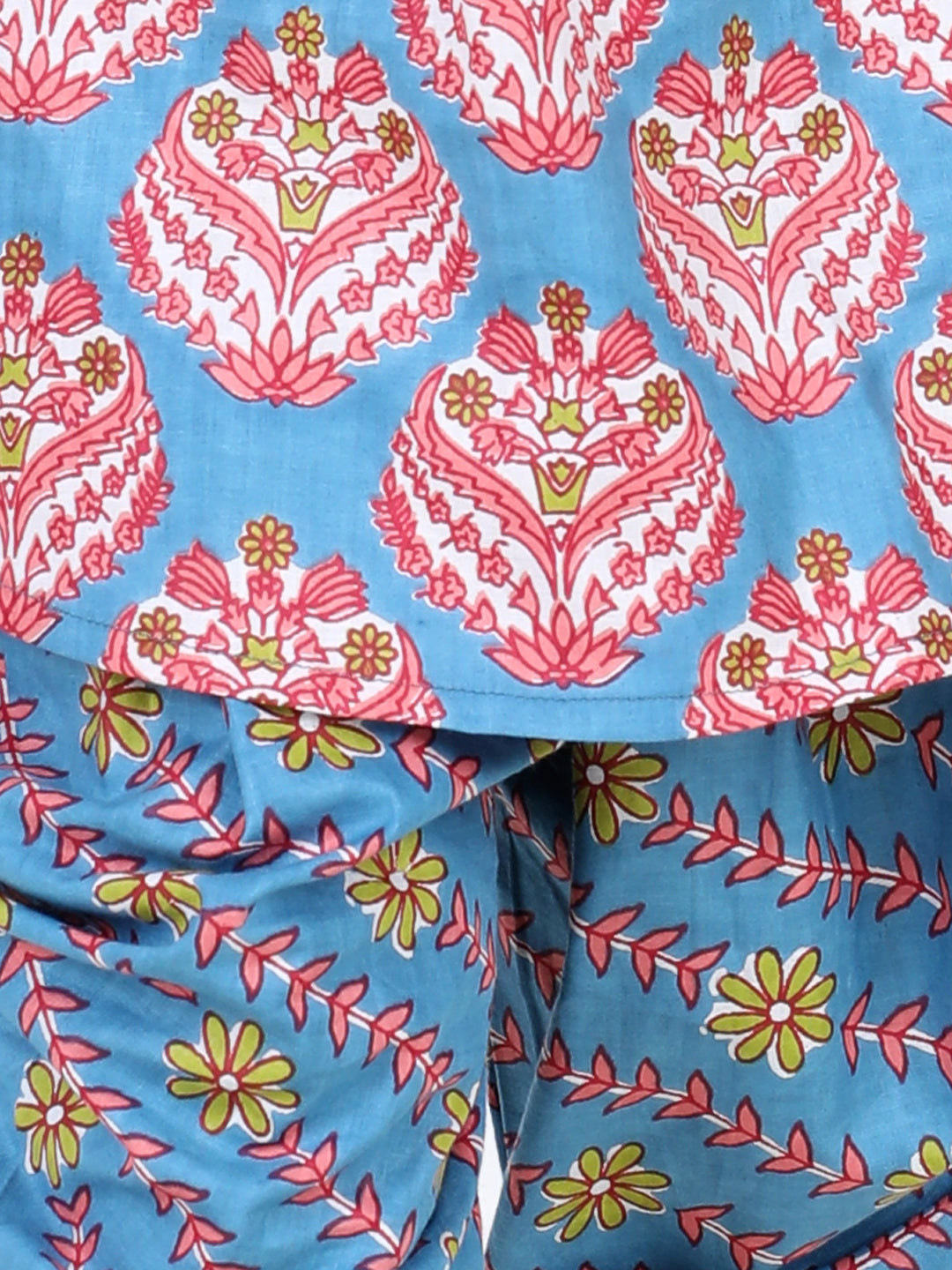 Sleeveless Leheriya Detail Kurta With Dhoti