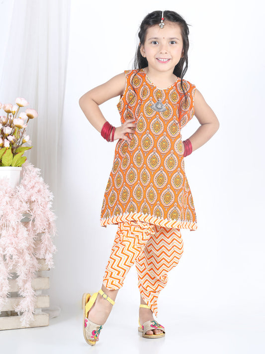 Sleeveless Motif Printed Kurti With Zig Zag Stripes Printed Dhoti