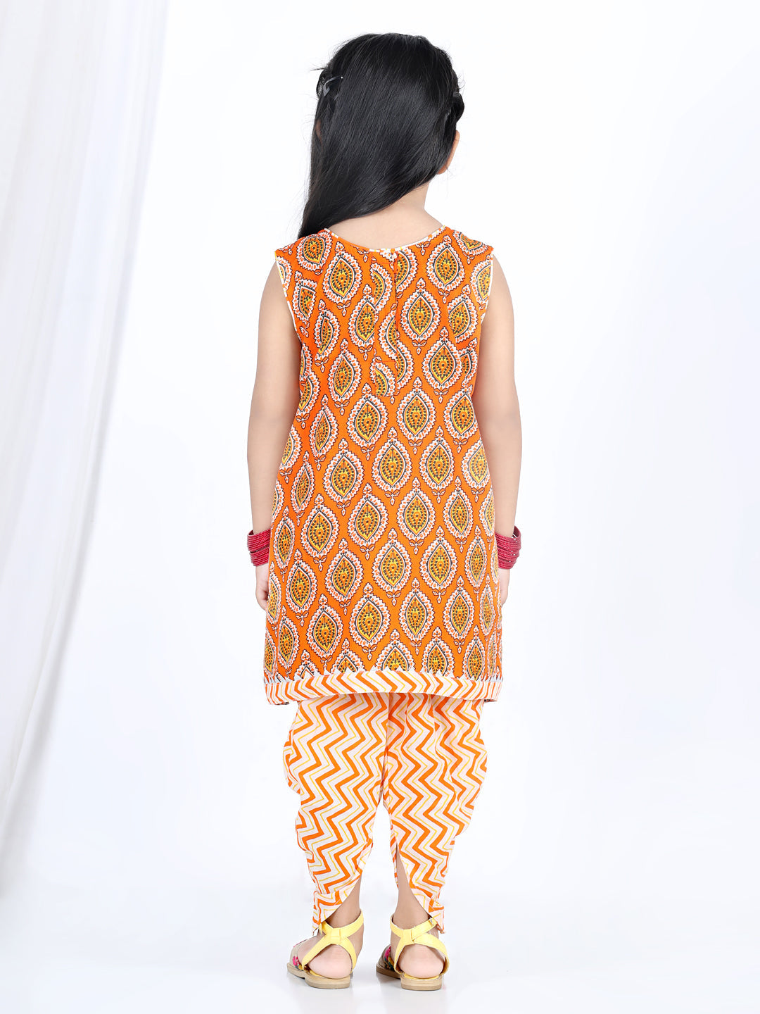 Sleeveless Motif Printed Kurti With Zig Zag Stripes Printed Dhoti