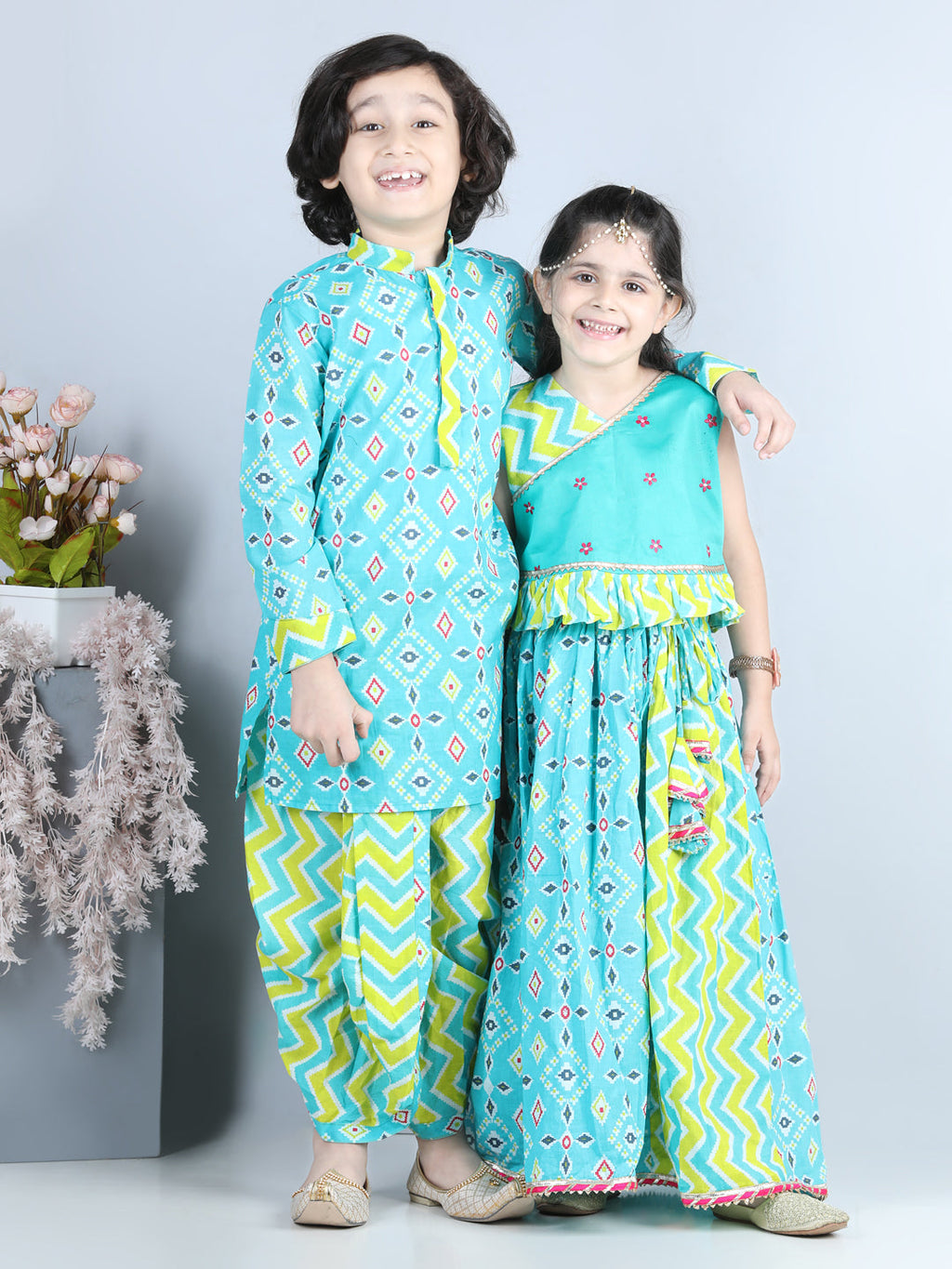 Green Patola Printed Kurta With Chevron Printed Dhoti