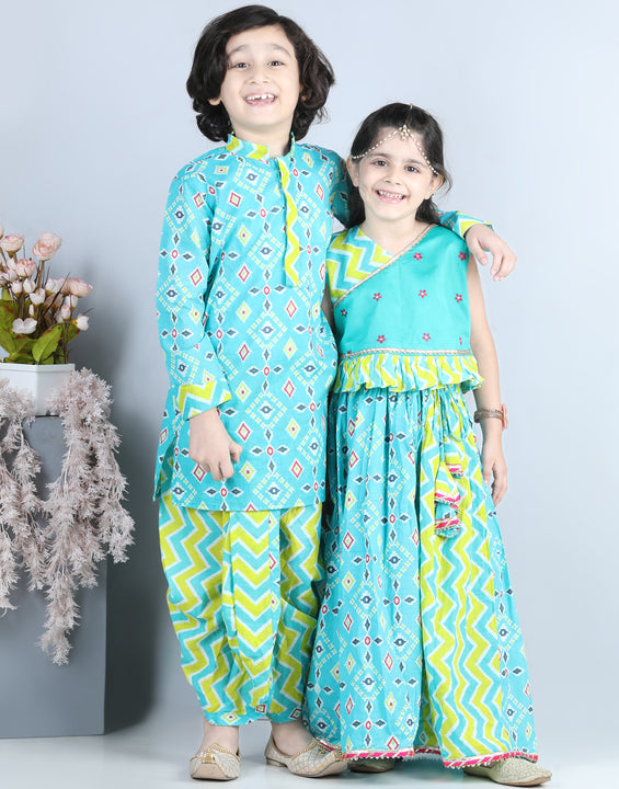 Green Patola Printed Kurta With Chevron Printed Dhoti