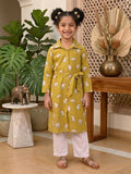 Green printed 3/4 Sleeves kurti with white pant