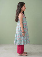 Green Sleeveless Halter Style Kurti With Pant