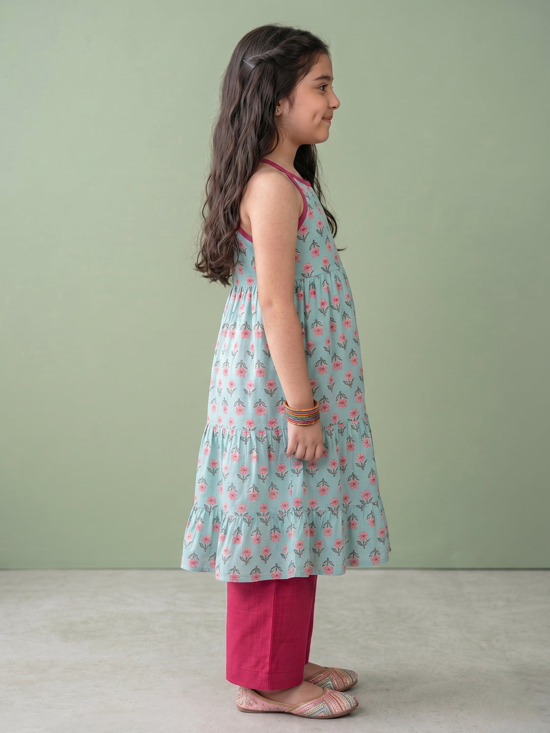 Green Sleeveless Halter Style Kurti With Pant