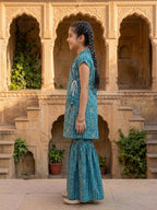 Blue Bandhani printed half sleeves collared Kurti with white pant