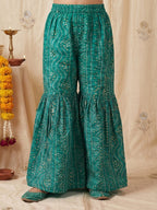Green Bandhani printed half sleeves collared Kurti with white pant