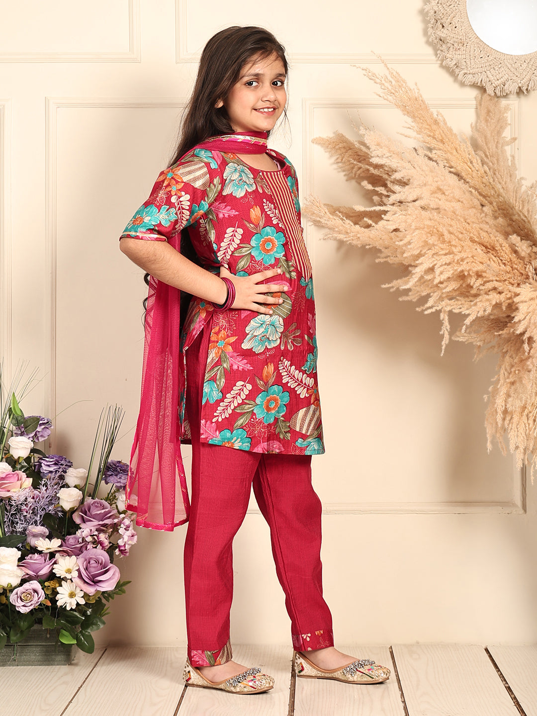 Kinder Kids Red floral printed kurti Wih Red Pant and dupatta