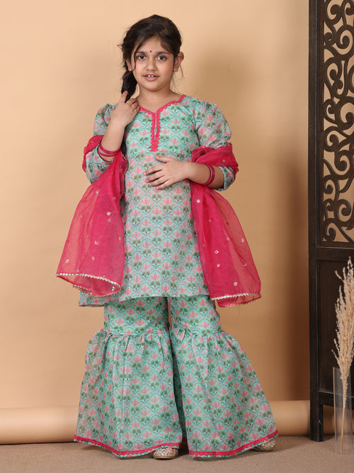Kinder Kids Green Embroidered Kurti With Green Pant