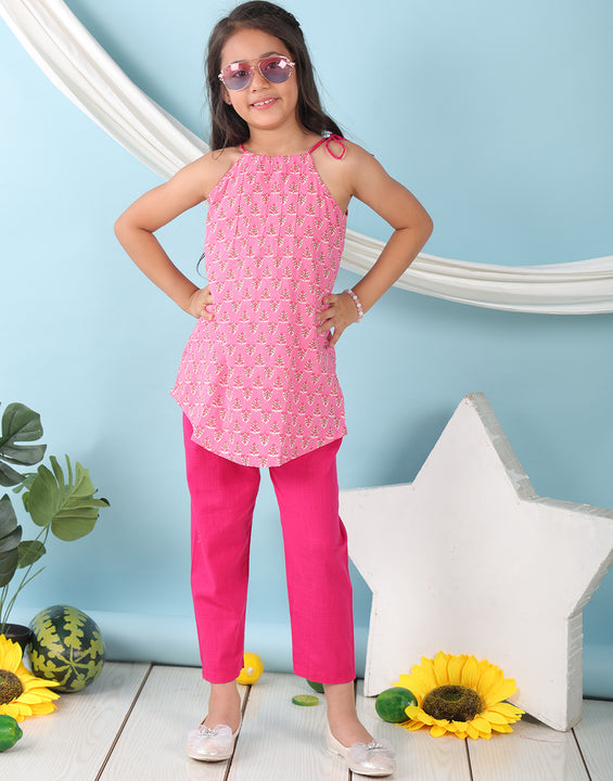 Pink floral sleeveless tie on Kurti with Pink Pant