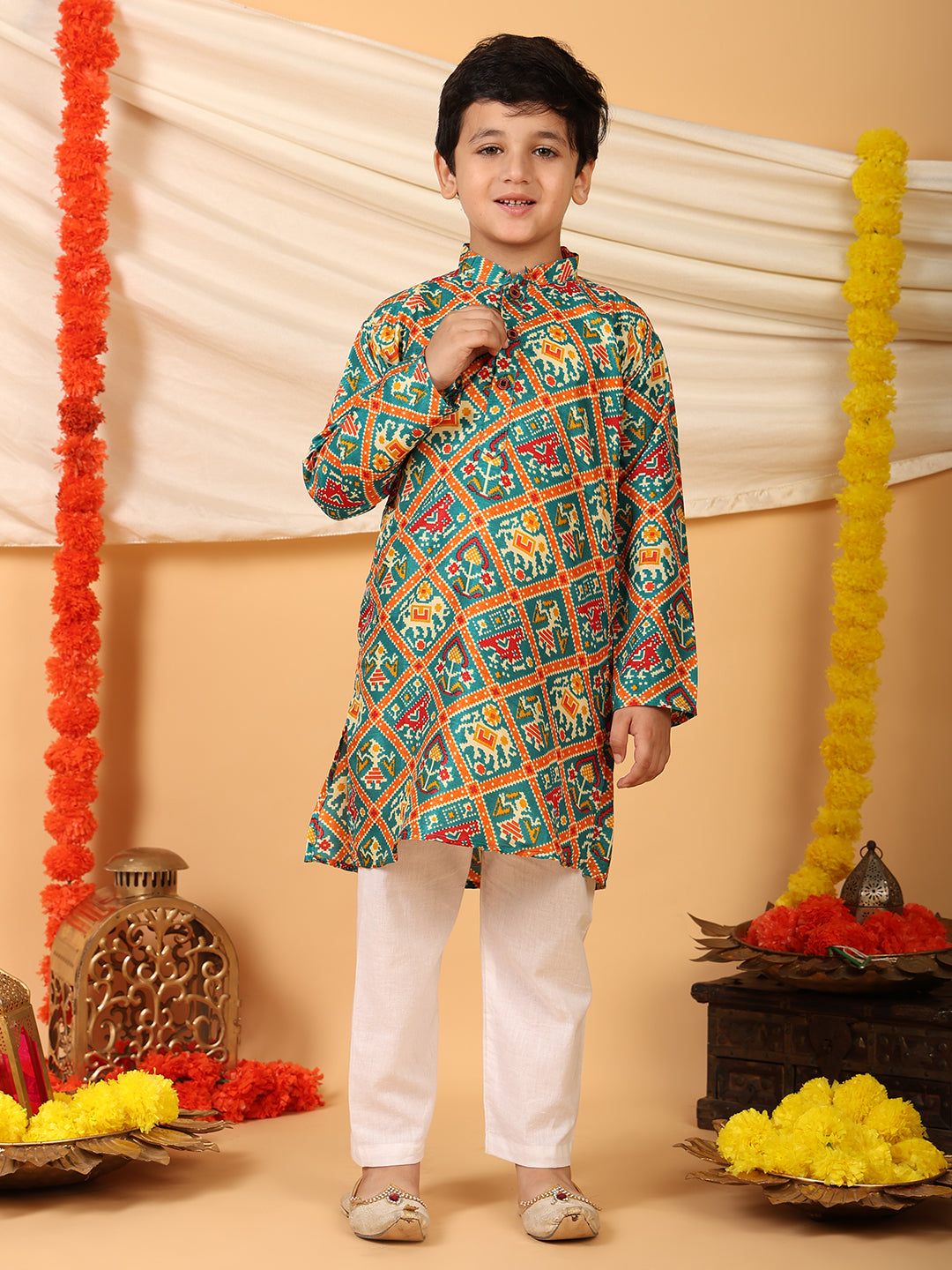 Green Patola printed Kurta with pajama