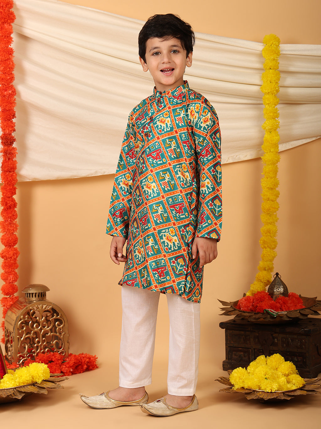 Green Patola printed Kurta with pajama