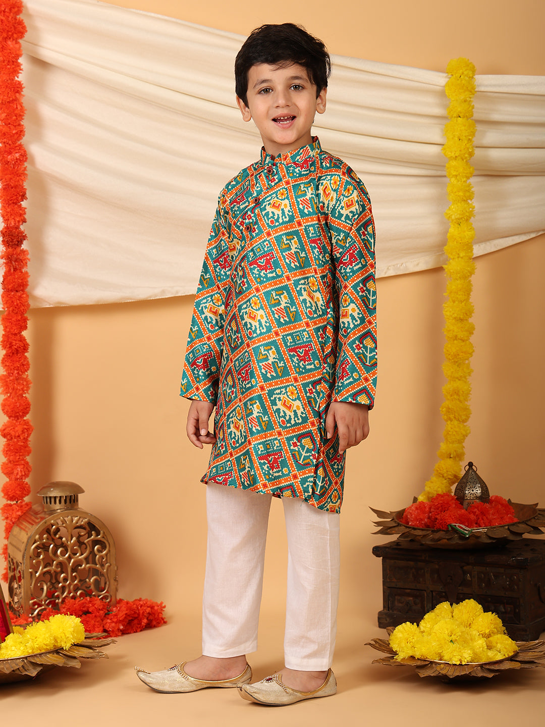 Green Patola printed Kurta with pajama