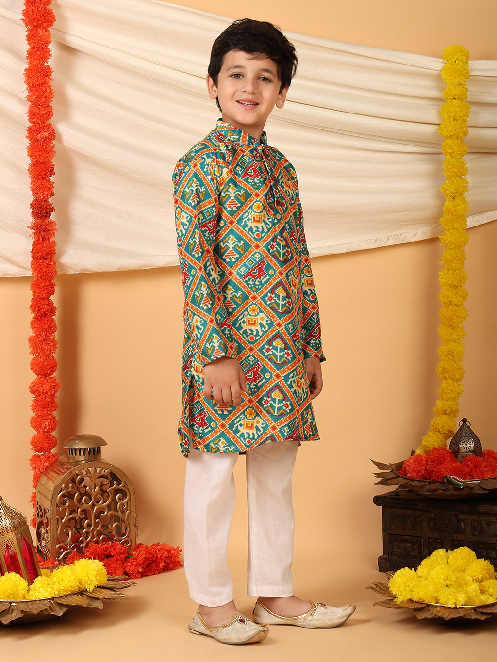 Green Patola printed Kurta with pajama