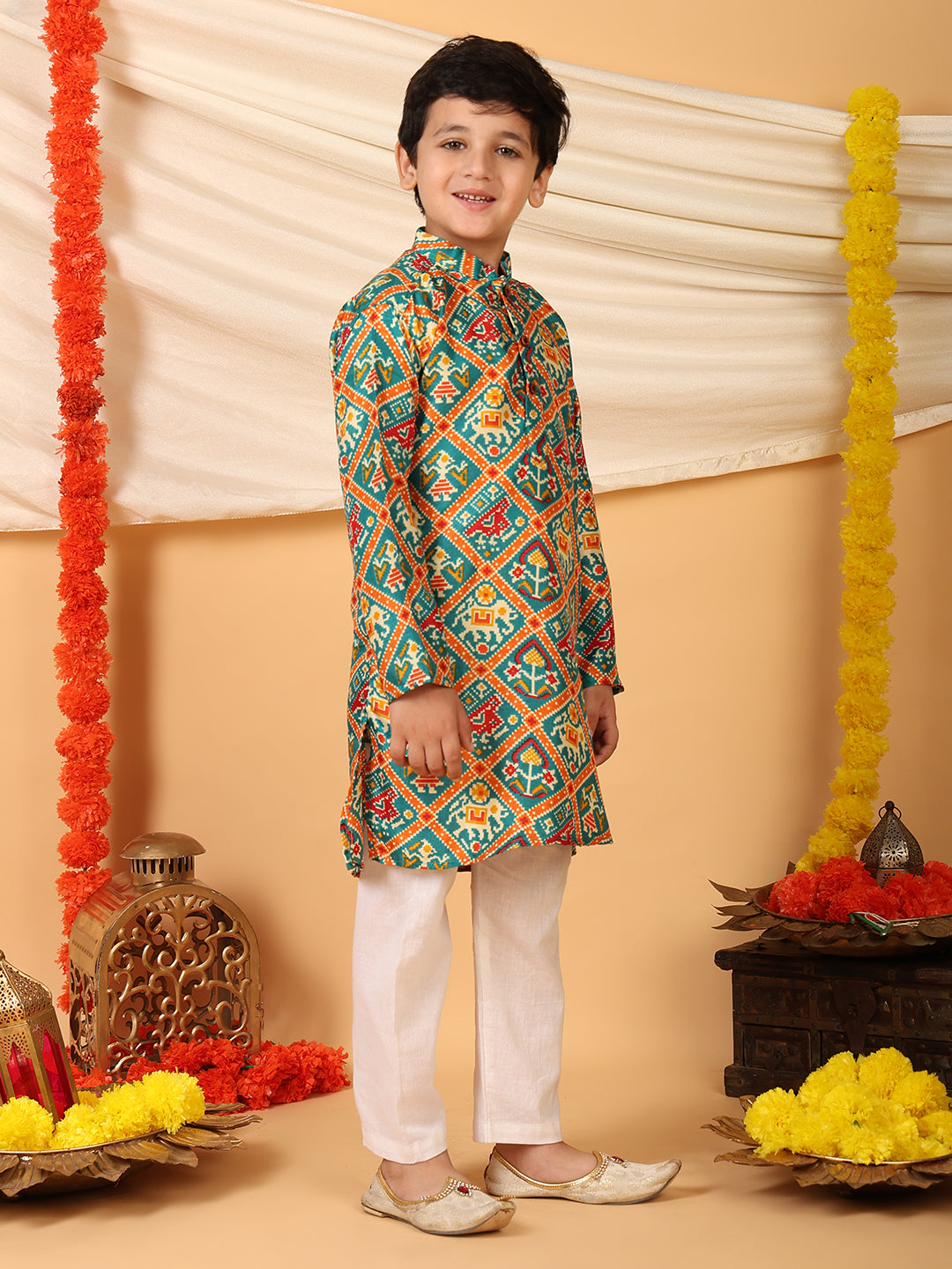 Green Patola printed Kurta with pajama