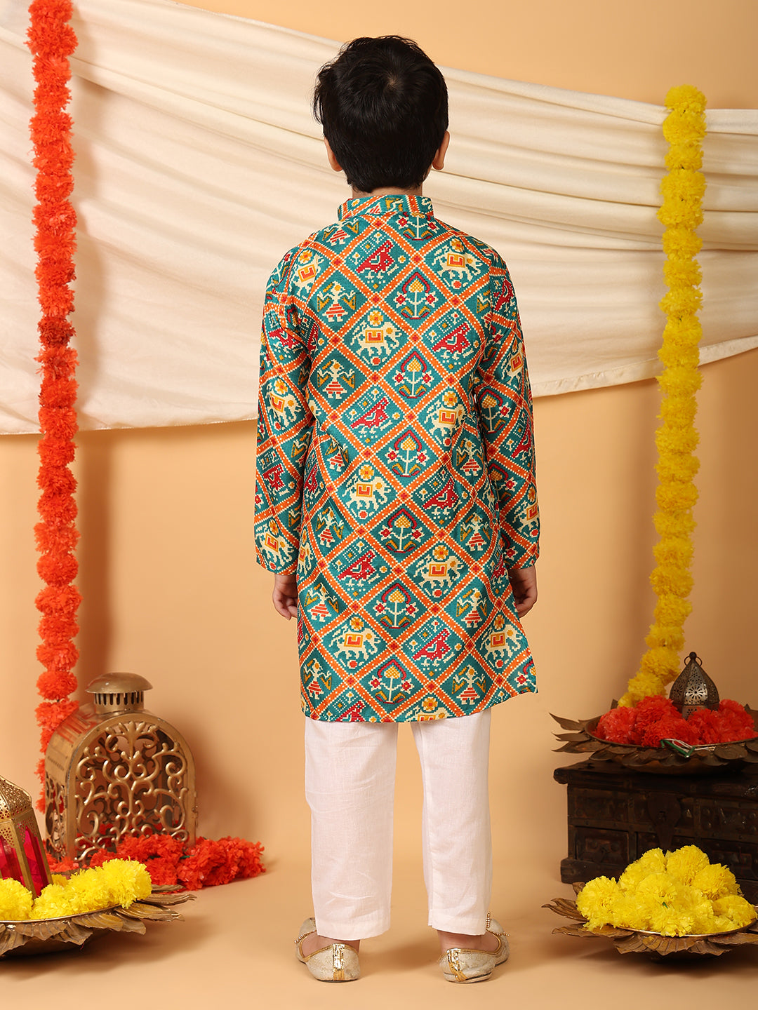 Green Patola printed Kurta with pajama