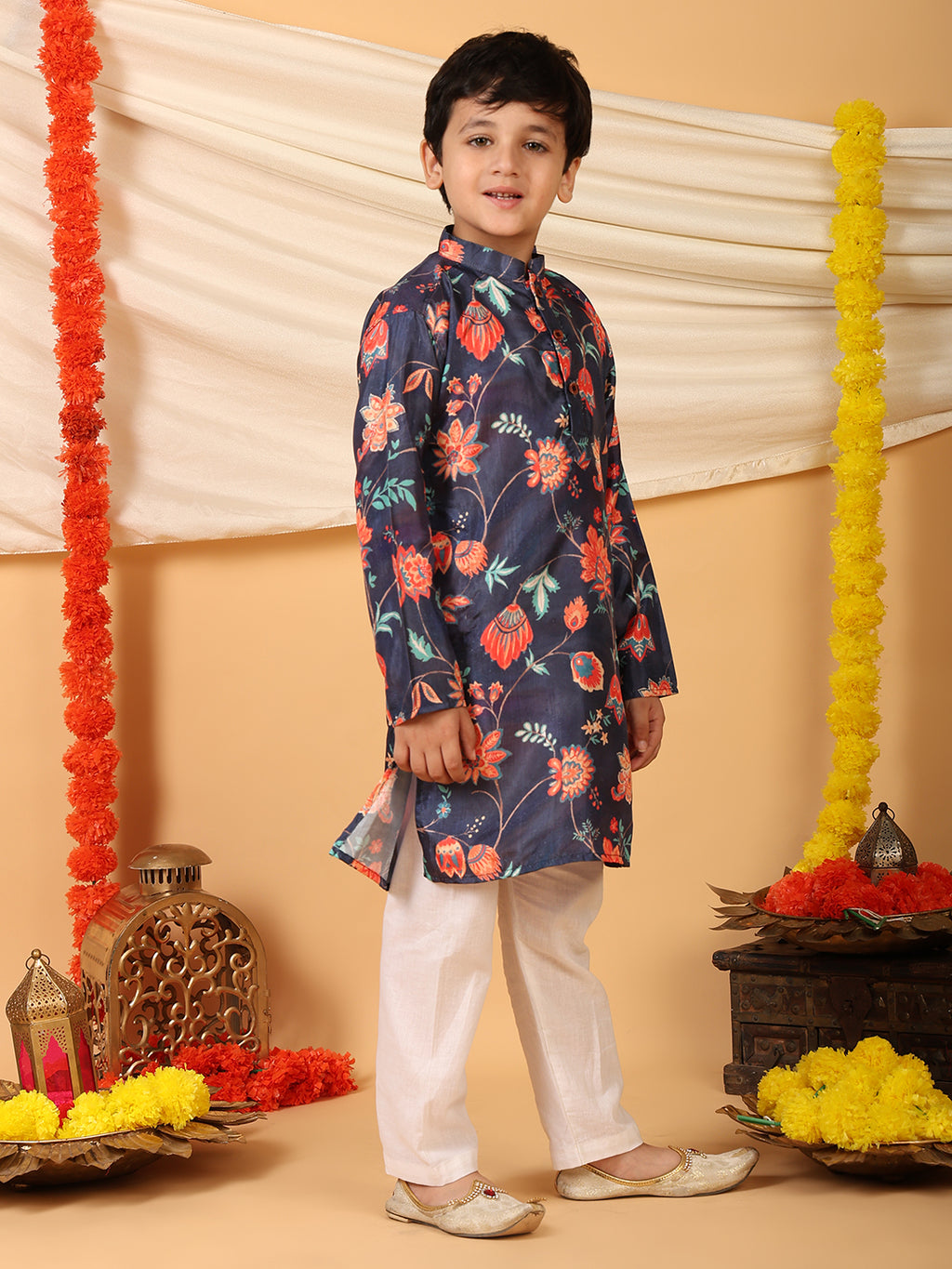 Blue Floral printed Kurta with pajama