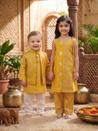 Kinder Kids Boys Yellow Printed Pure Cotton Stripped Kurta with Jacket and Pajama