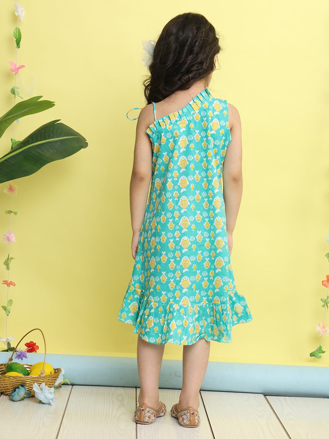 Green cotton fish printed sleeveless one shoulder dress