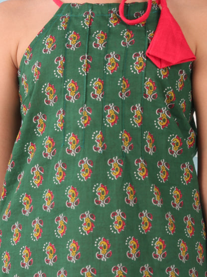 Green floral sleeveless tie on Kurti with Red Dhoti