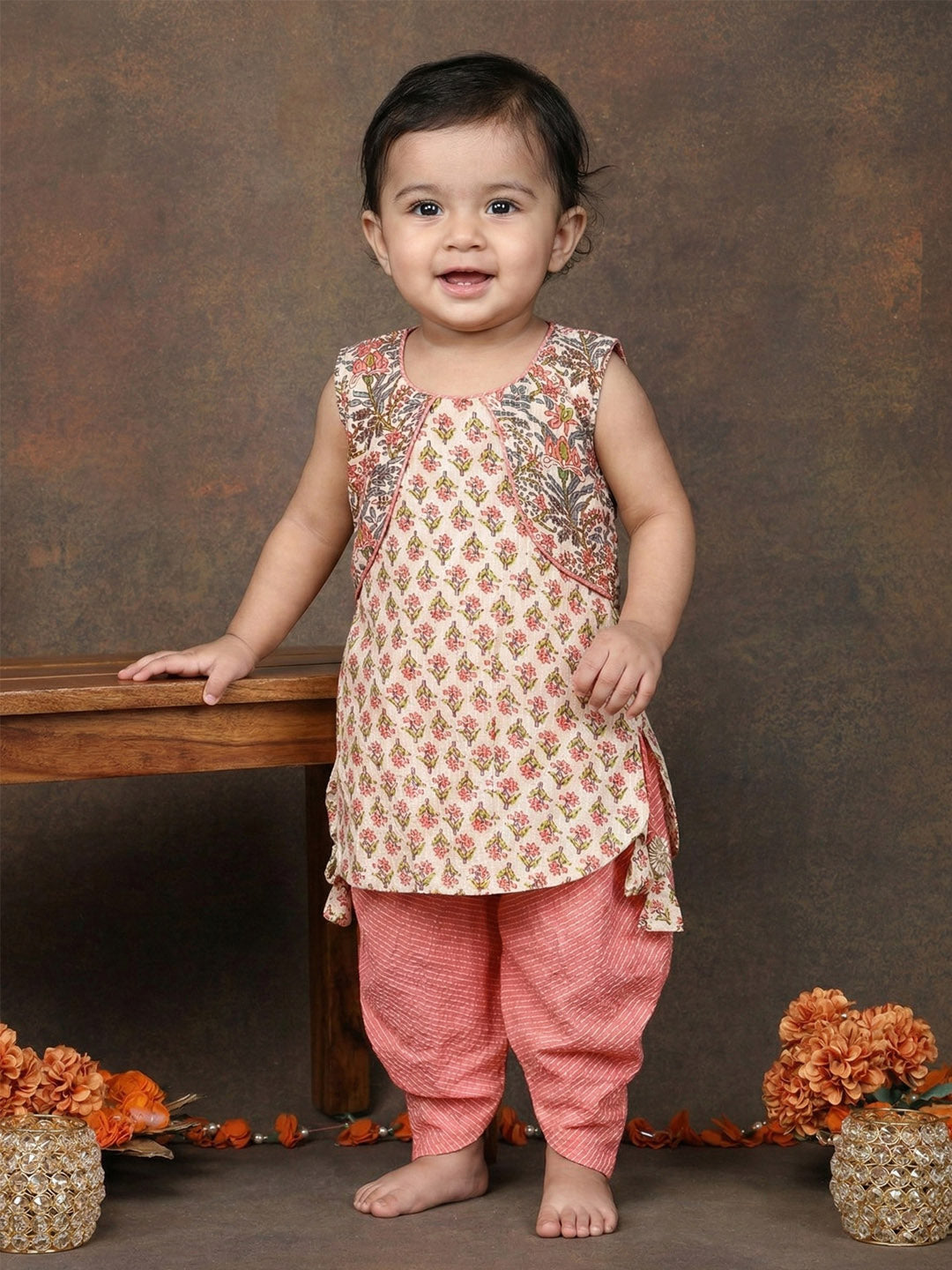 Peach Sleeveless Floral Printed Threadwork Detailed Kurti & Dhoti Set