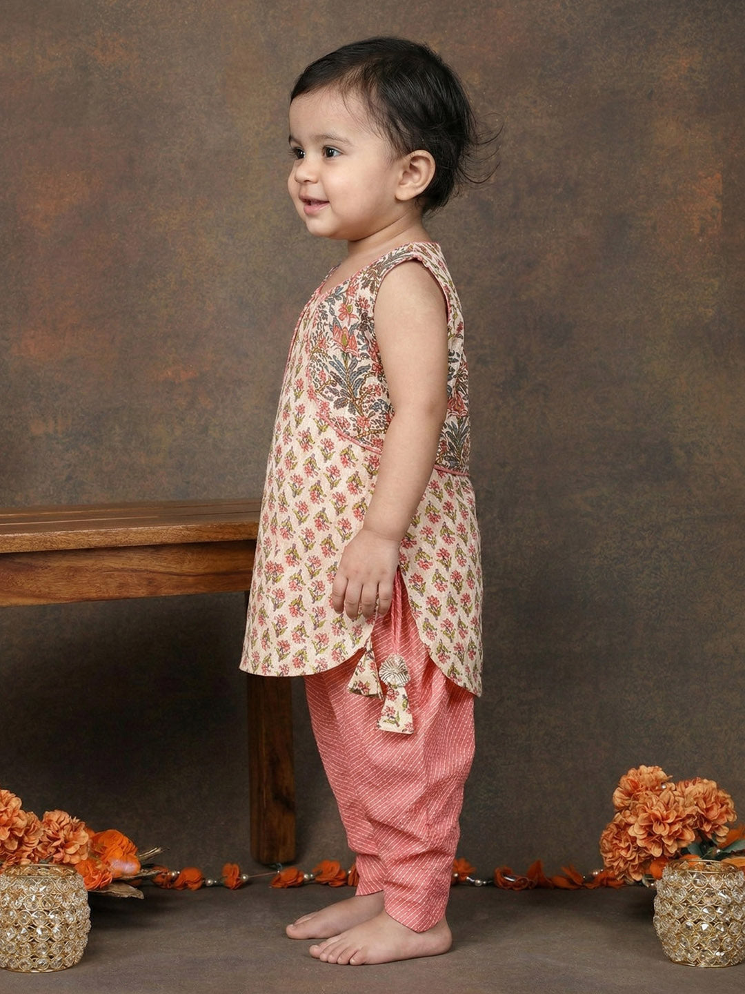 Peach Sleeveless Floral Printed Threadwork Detailed Kurti & Dhoti Set
