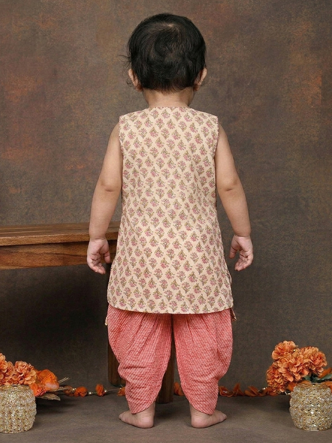 Peach Sleeveless Floral Printed Threadwork Detailed Kurti & Dhoti Set