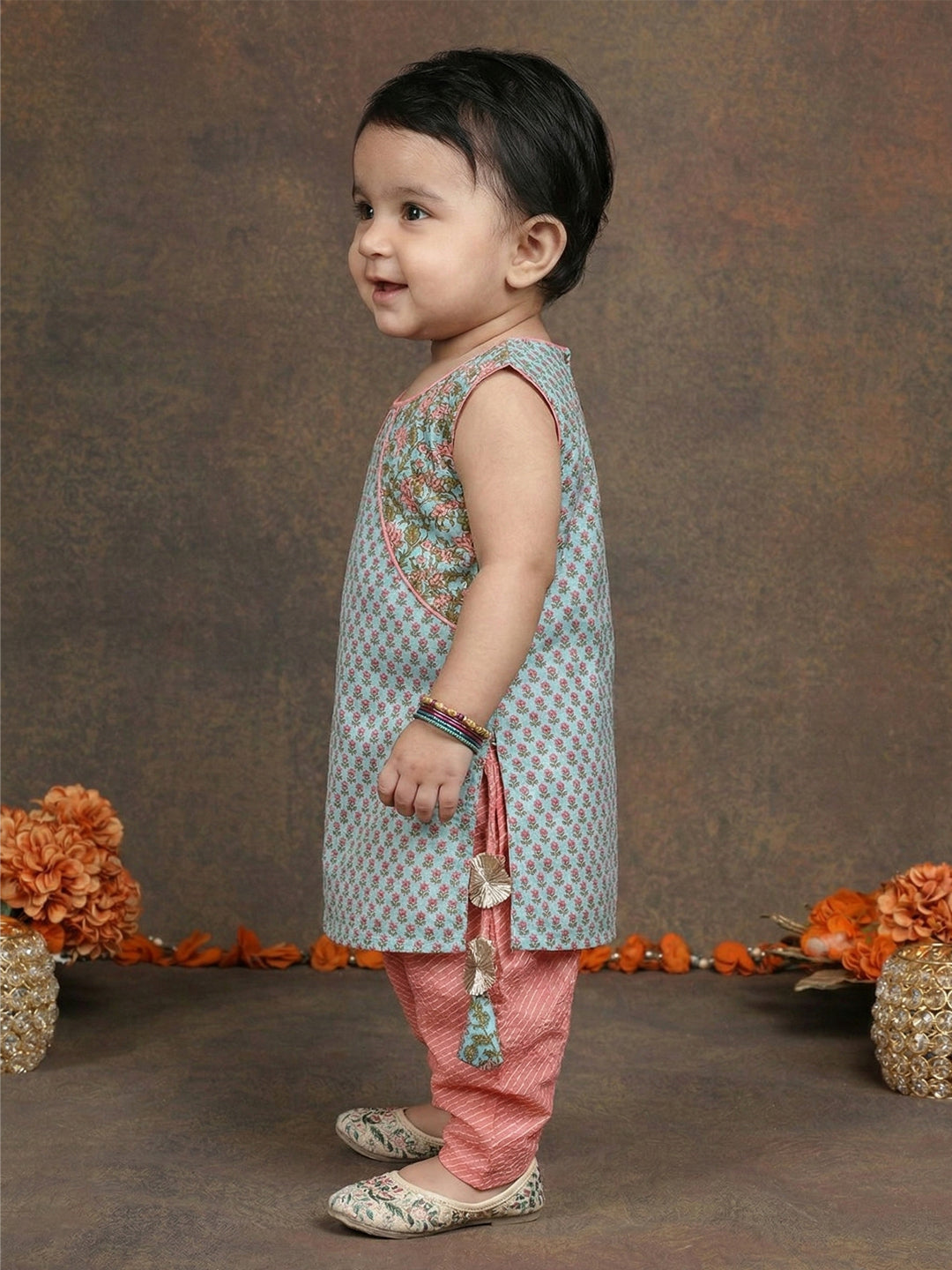 Blue Sleeveless Floral Printed Threadwork Detailed Kurti & Dhoti Set