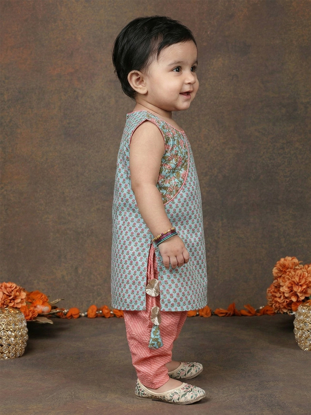 Blue Sleeveless Floral Printed Threadwork Detailed Kurti & Dhoti Set