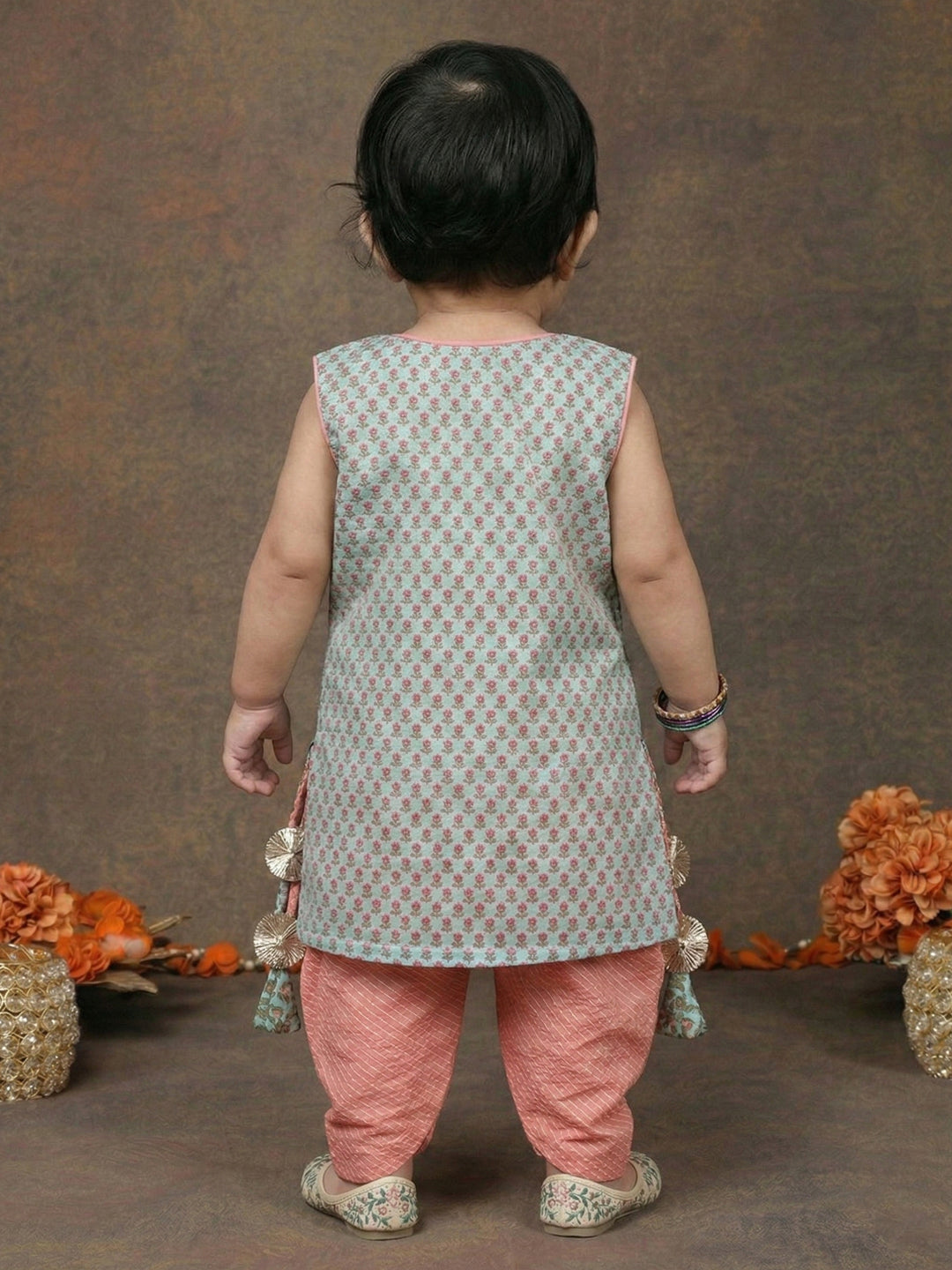 Blue Sleeveless Floral Printed Threadwork Detailed Kurti & Dhoti Set